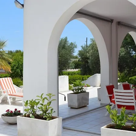 Adele Monopoli,puglia Vila *